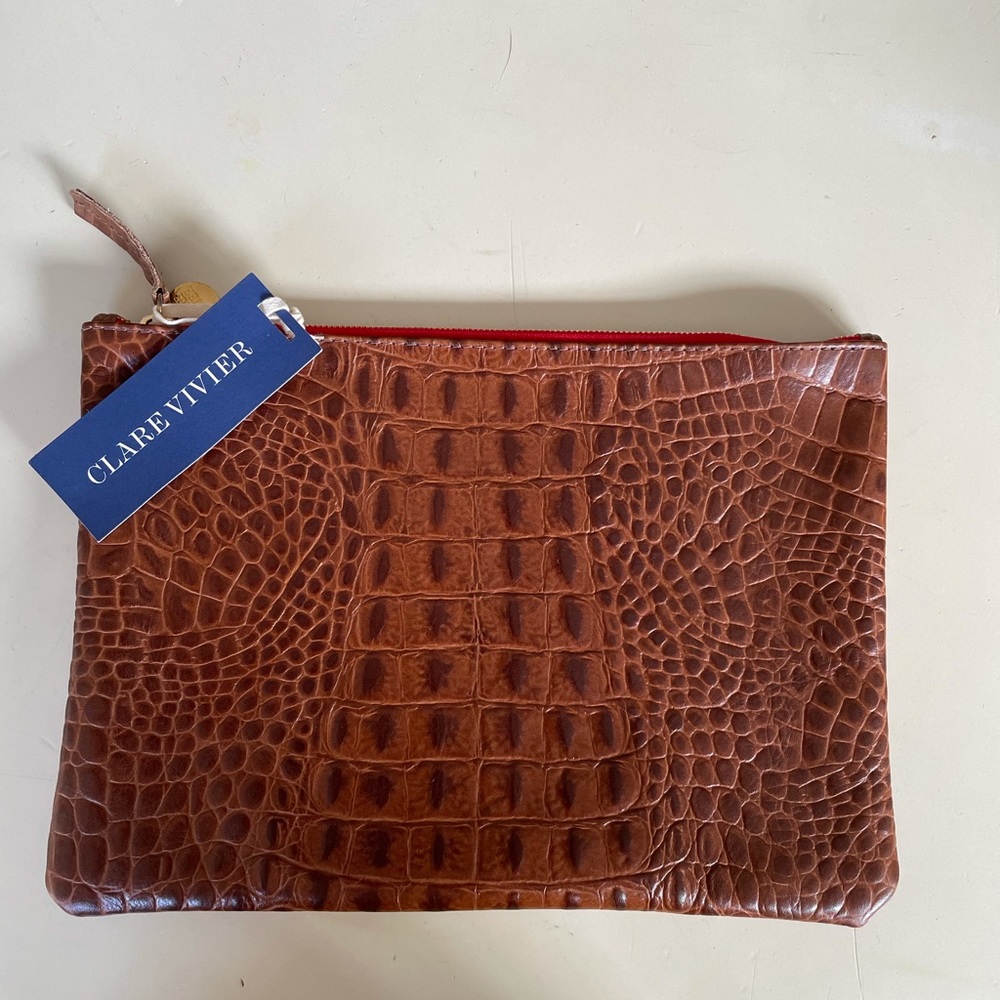 🧡NWT CLARE V. Clutch in tan/cognac croc